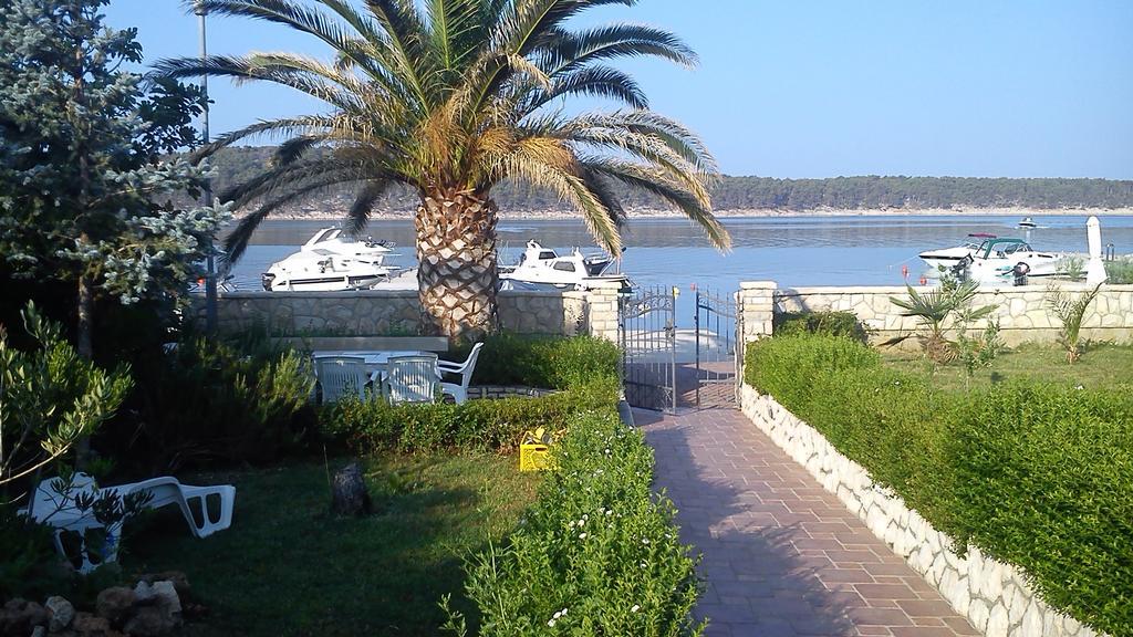 Apartments Nautica Barbat na Rabu Habitación foto
